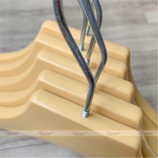 Combo 10 móc nhựa cho nữ cổ bằng, có đệm Combo 10 móc nhựa cho nữ cổ bằng, có đệm