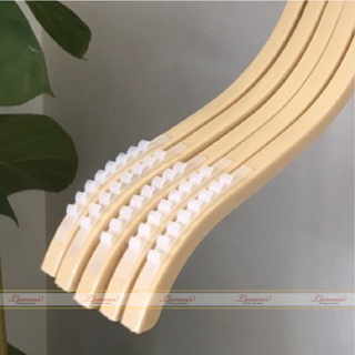 Combo 10 móc nhựa dáng gỗ, có đệm vai Combo 10 móc nhựa dáng gỗ, có đệm vai